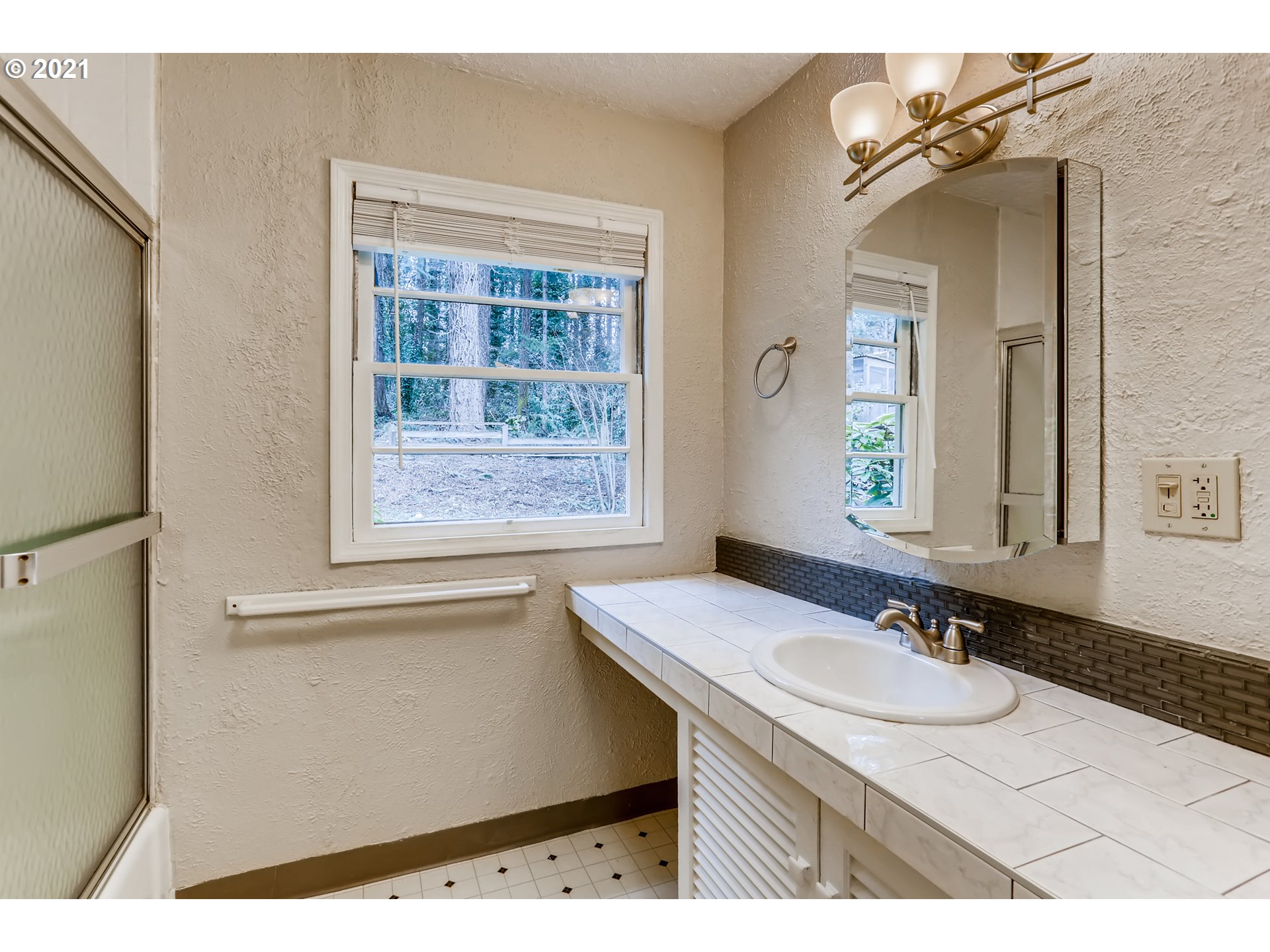 12100 Southwest Lesser Road Portland, OR 97219 - Photo 24 of 32 Gallery Image 24