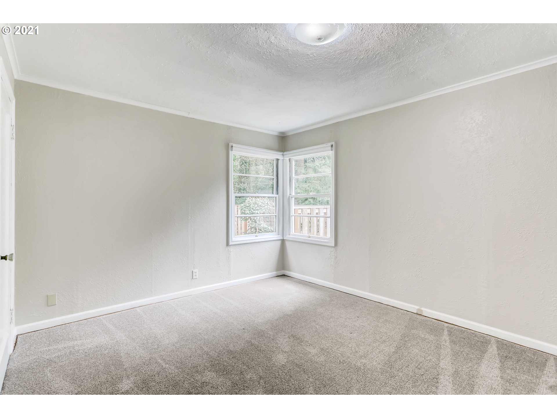 12100 Southwest Lesser Road Portland, OR 97219 - Photo 26 of 32 Gallery Image 26