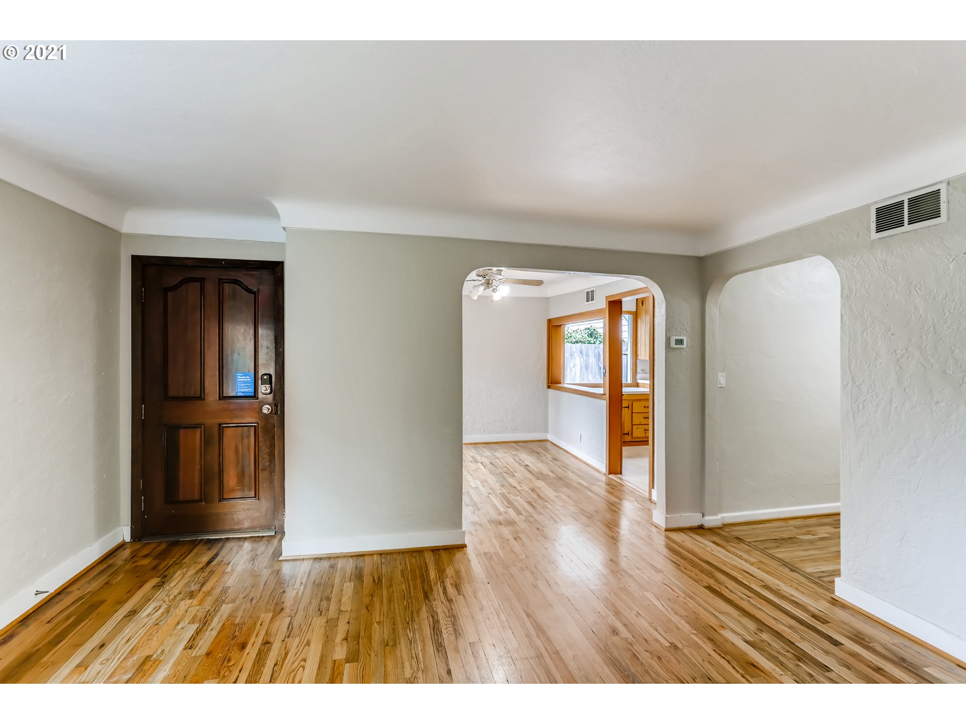 12100 Southwest Lesser Road Portland, OR 97219 - Photo 5 of 32 Gallery Image 5