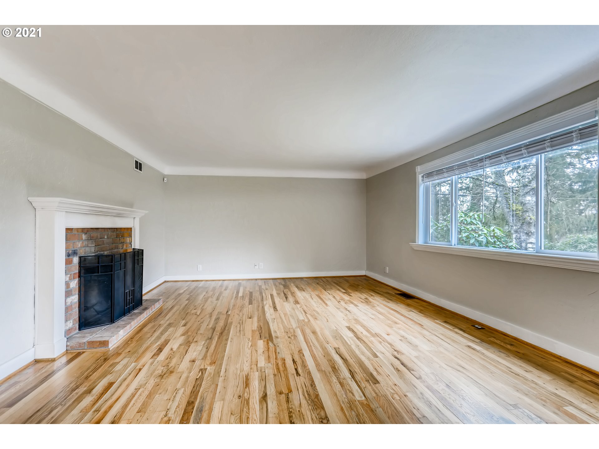 12100 Southwest Lesser Road Portland, OR 97219 - Photo 7 of 32 Gallery Image 7