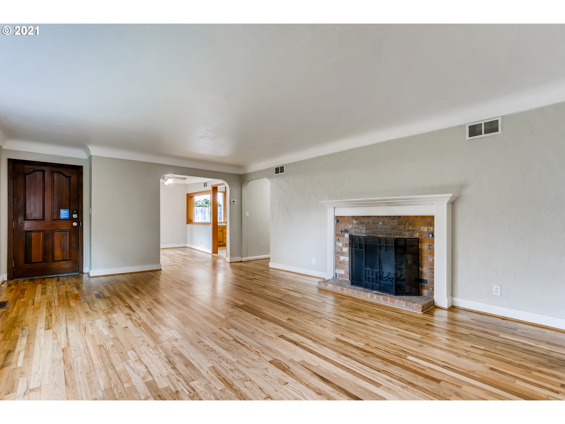 12100 Southwest Lesser Road Portland, OR 97219 - Photo 9 of 32 Gallery Image 9