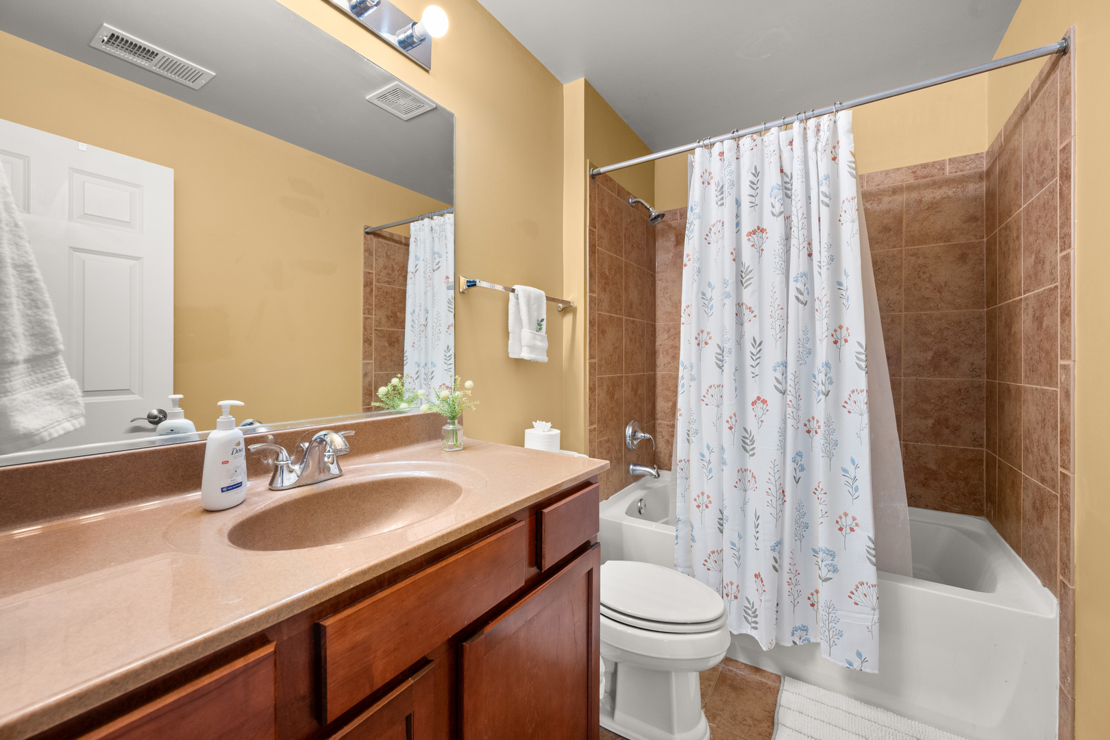 620 Northgate Drive Sycamore, IL 60178 - Photo 47 of 55 a bathroom with a sink toilet and shower