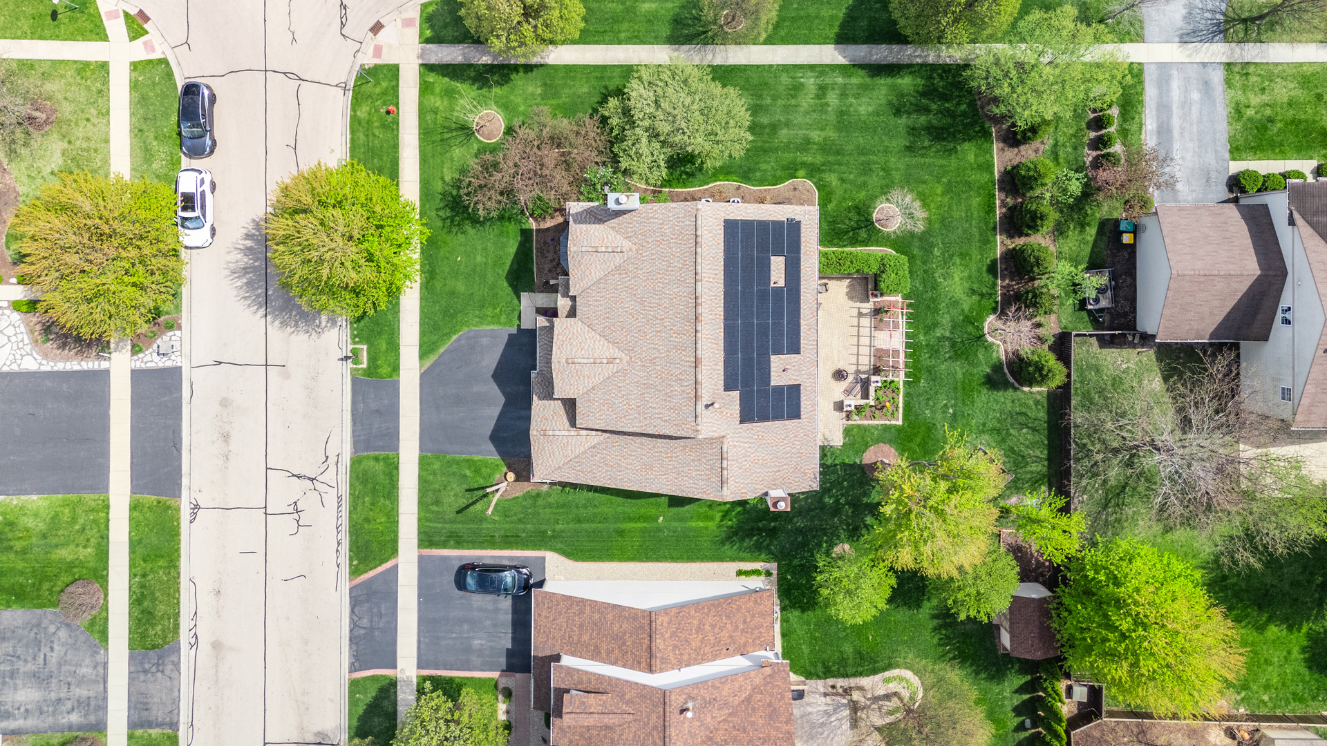 620 Northgate Drive Sycamore, IL 60178 - Photo 53 of 55 an aerial view of a house with a yard and plants