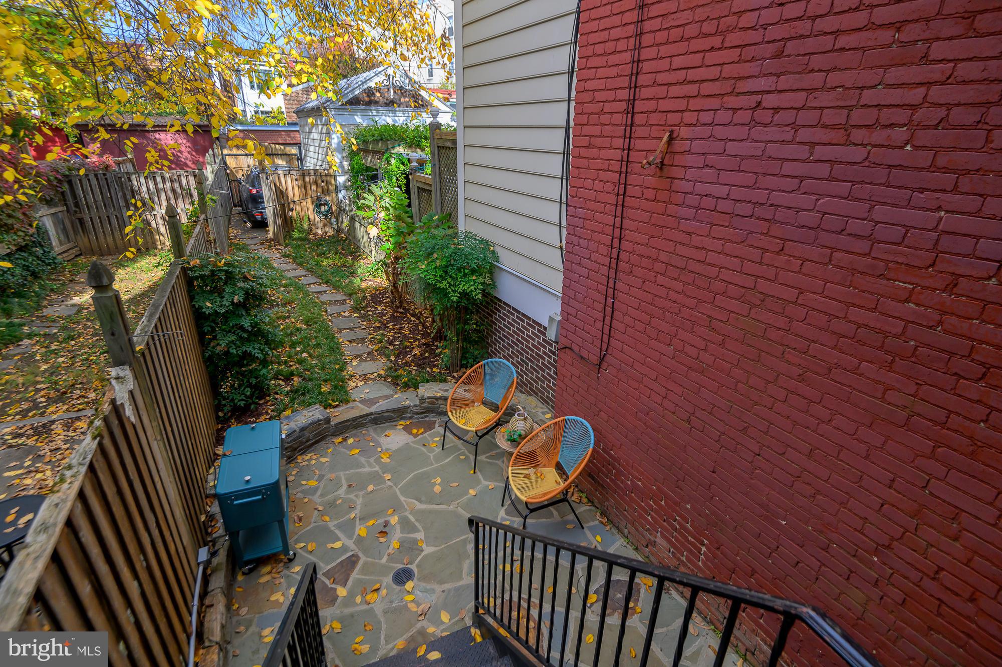 1330 Massachusetts Avenue Southeast Washington, DC 20003 - Photo 11 of 34 a view of a porch with furniture