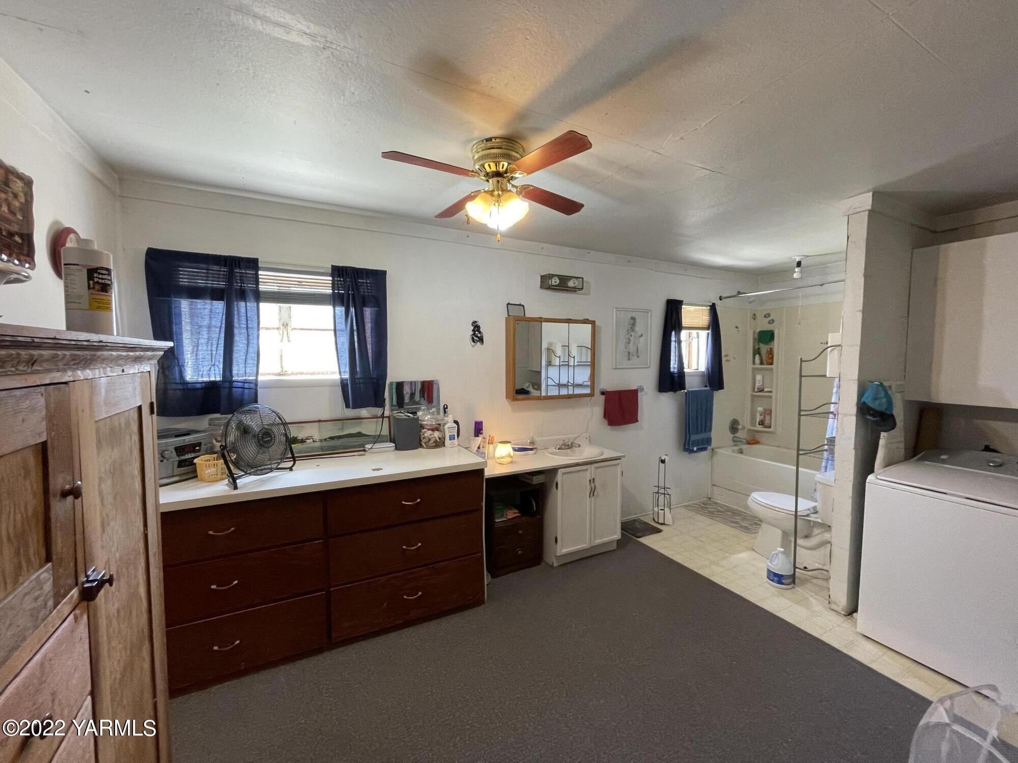 912 Beckner Road Sunnyside, WA 98944 - Photo 9 of 17