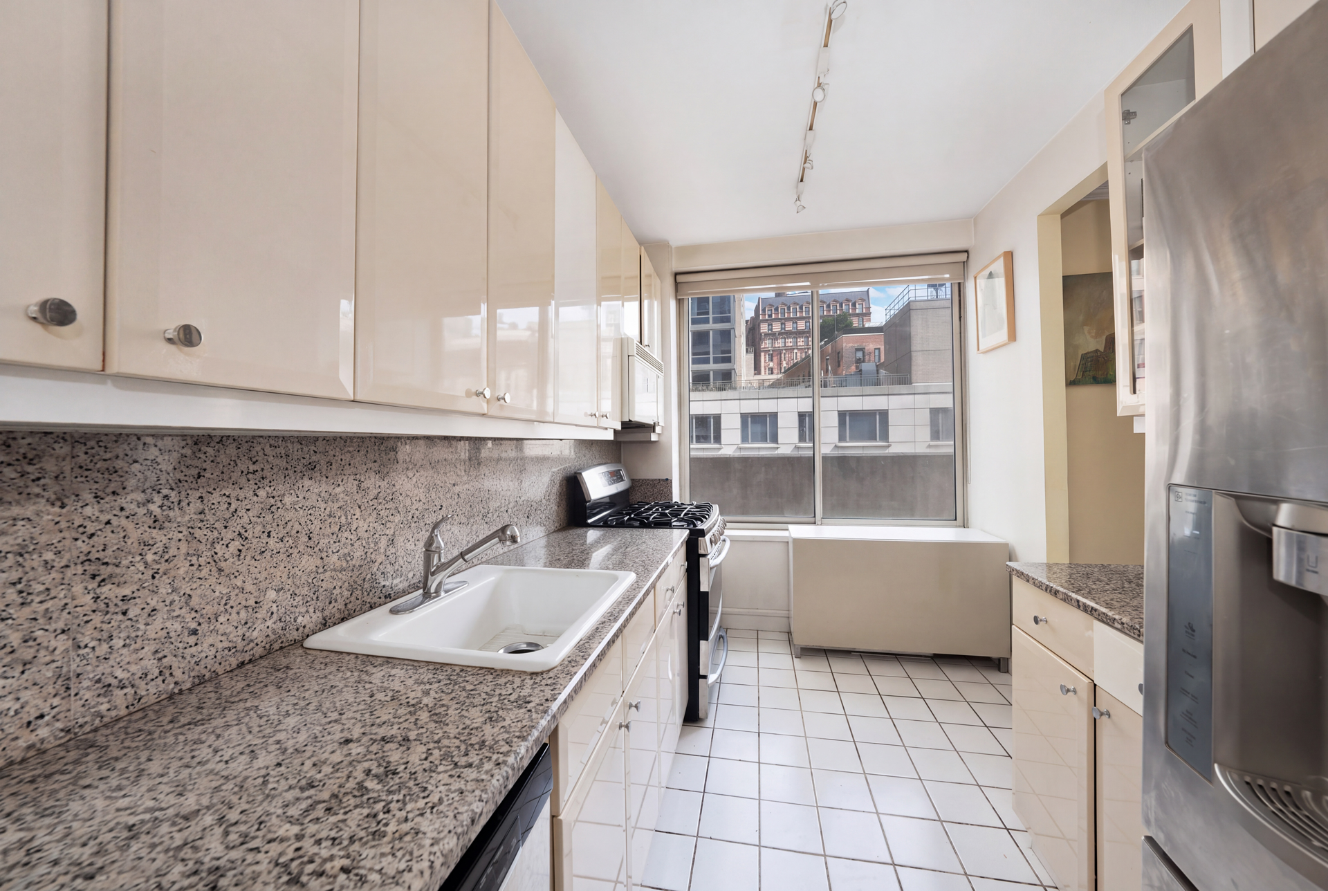200 Riverside Boulevard, Unit 5D Manhattan, NY 10069 - Photo 9 of 16 Gallery Image 9