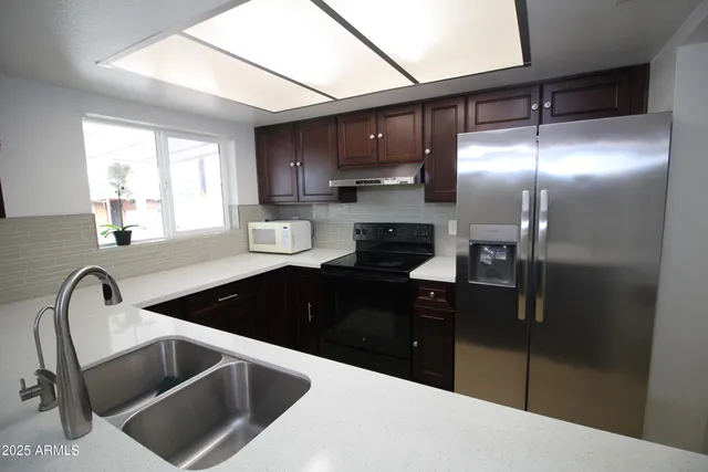 $2,500 | 626 West Paseo Way, Tempe, AZ 85283