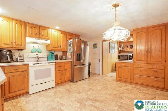 a roof deck view with a seating space