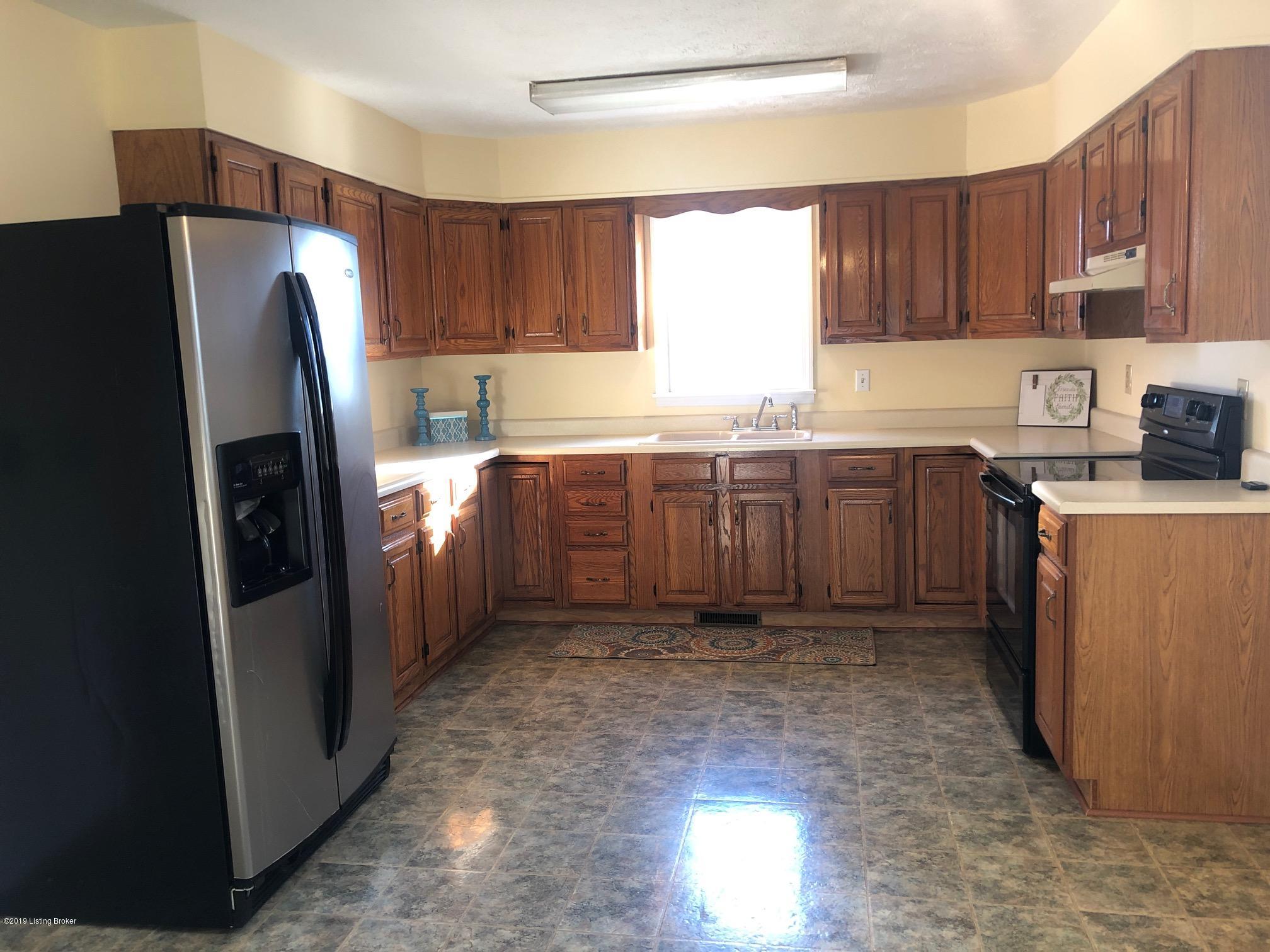 641 Tiptop Road Vine Grove, KY 40175 - Photo 7 of 27 58946691013__9A5F5EF1-B975-4257-843E-058