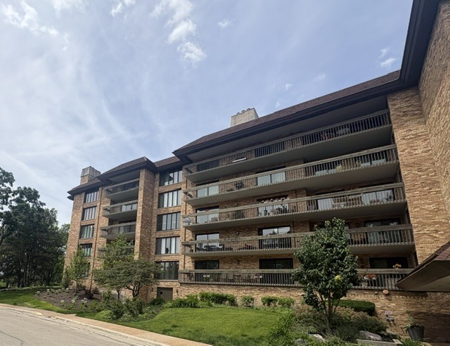 1621 Mission Hills Road, Unit N201 Northbrook, IL 60062 - Photo 1 of 28