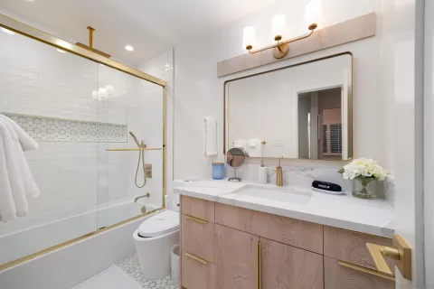 $1,995,900 | 3011 Lloyd Street, San Diego, CA 92117