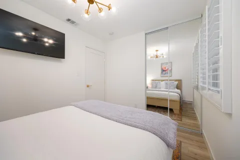 $1,995,900 | 3011 Lloyd Street, San Diego, CA 92117