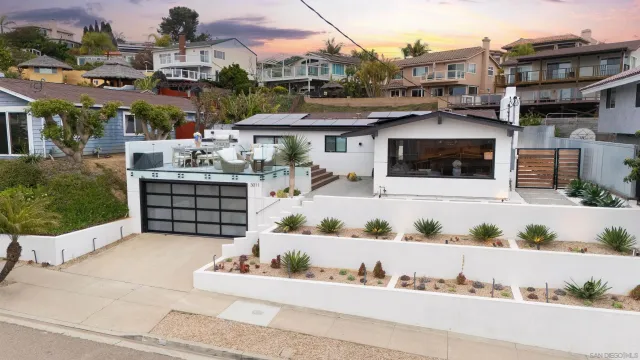 $1,995,900 | 3011 Lloyd Street, San Diego, CA 92117