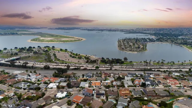 $1,995,900 | 3011 Lloyd Street, San Diego, CA 92117