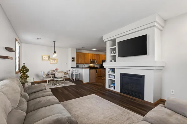 $300,000 | 18451 97th Place North, Maple Grove, MN 55311