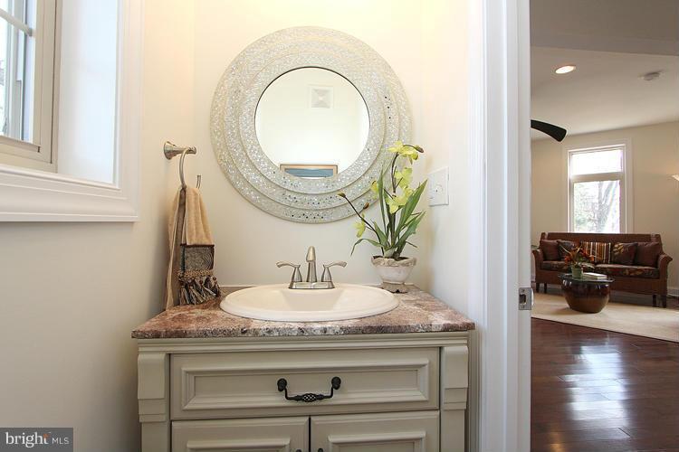 2630 Brentwood Road Northeast Washington, DC 20018 - Photo 18 of 30 Hall Bath