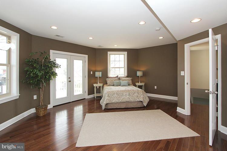 2630 Brentwood Road Northeast Washington, DC 20018 - Photo 19 of 30 Bedroom (Master)