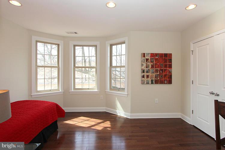2630 Brentwood Road Northeast Washington, DC 20018 - Photo 22 of 30 Bedroom