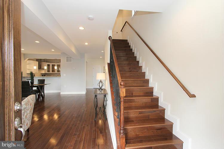 2630 Brentwood Road Northeast Washington, DC 20018 - Photo 4 of 30 Foyer