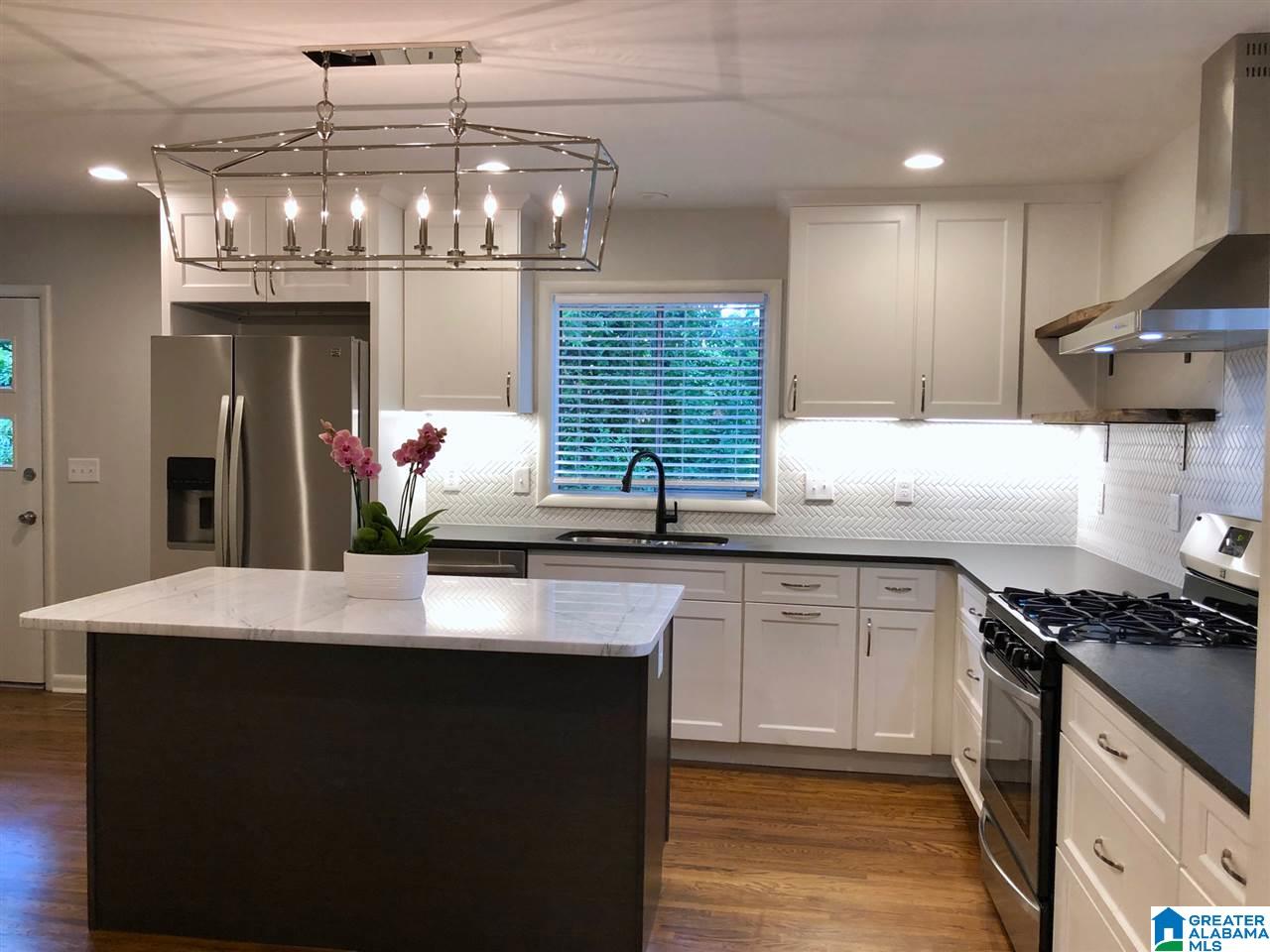 1608 Barry Avenue Birmingham, AL 35209 - Photo 2 of 24