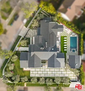 $19,980,000 | 10386 Strathmore Drive, Los Angeles, CA 90024