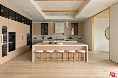 $19,980,000 | 10386 Strathmore Drive, Los Angeles, CA 90024