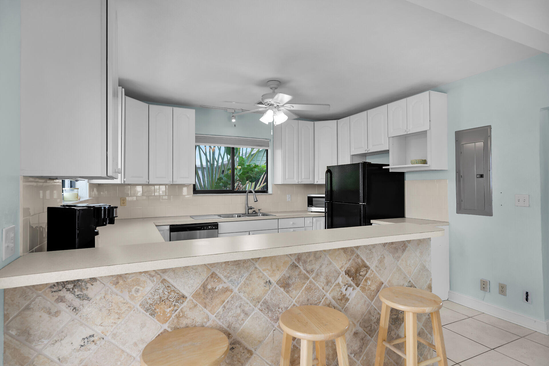 400 La Fitte Road Summerland Key, FL 33042 - Photo 23 of 45 Kitchen