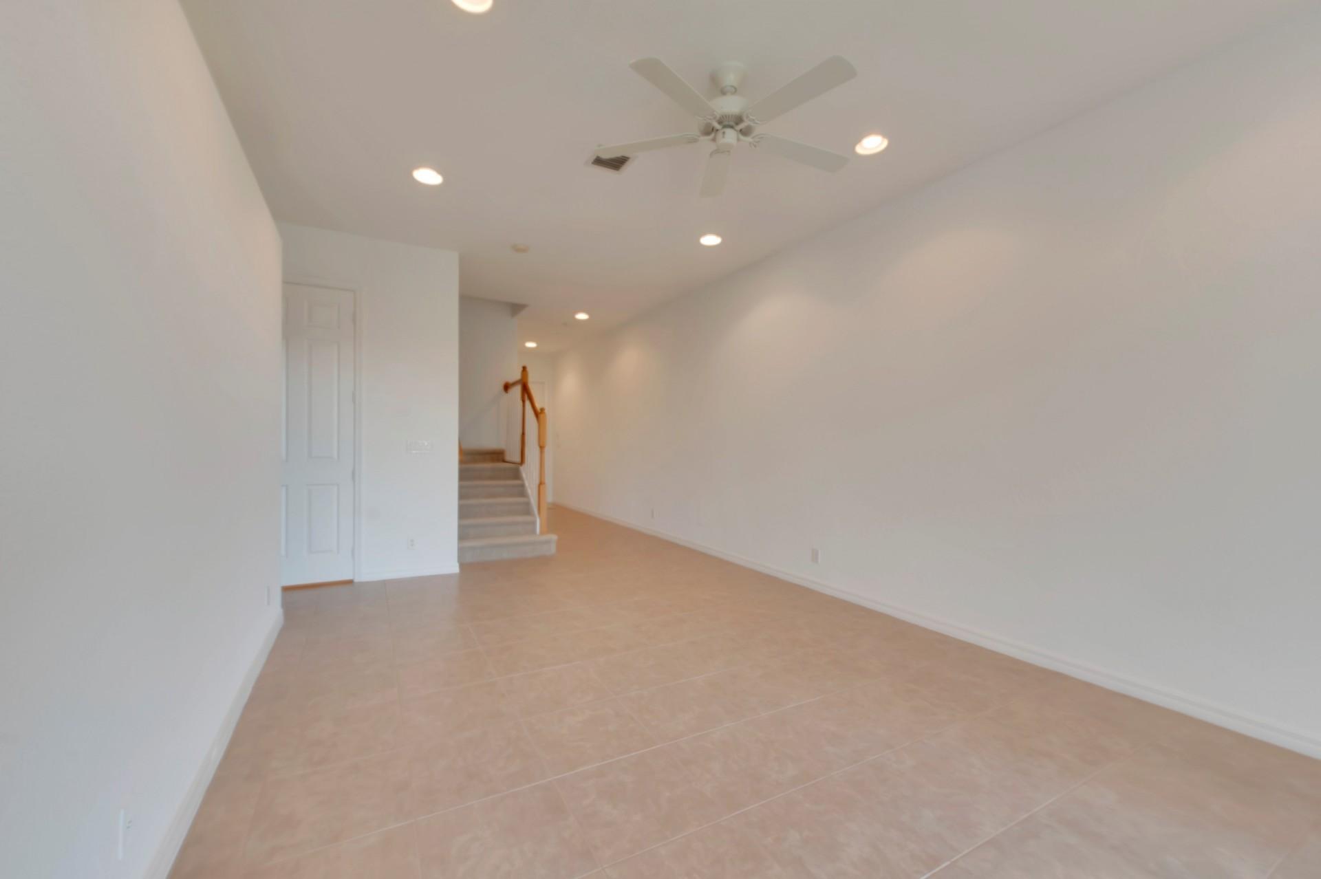36 Lancaster Road Boynton Beach, FL 33426 - Photo 6 of 20 002-191989-MO-5_3925229