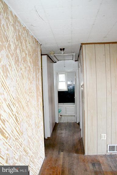 4619 Raspe Avenue Baltimore, MD 21206 - Photo 6 of 13 Gallery Image 6
