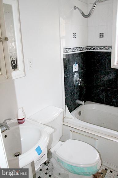 4619 Raspe Avenue Baltimore, MD 21206 - Photo 10 of 13 Gallery Image 10