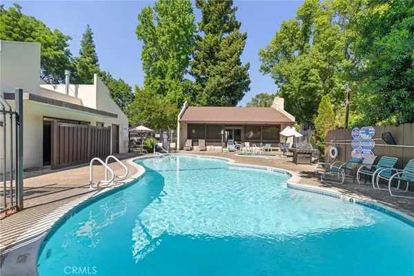$236,000 | 555 Vallombrosa Avenue, Unit 25, Chico, CA 95926