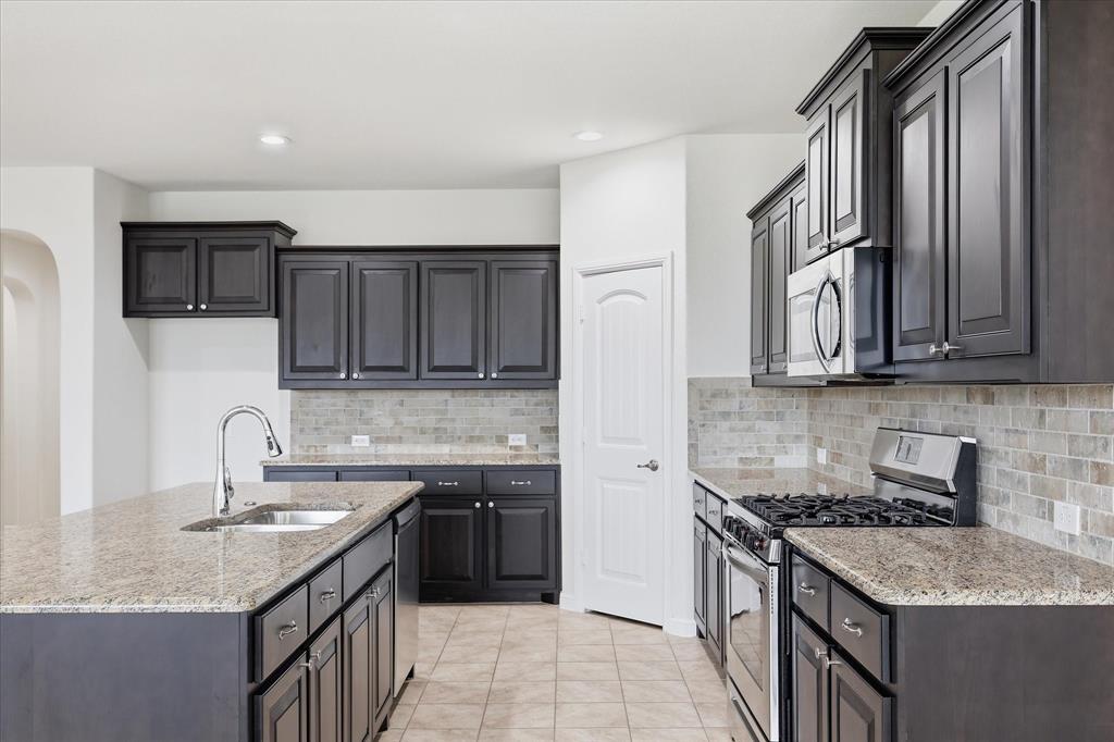 4312 Lost Creek Road Denton, TX 76210 - Photo 2 of 40