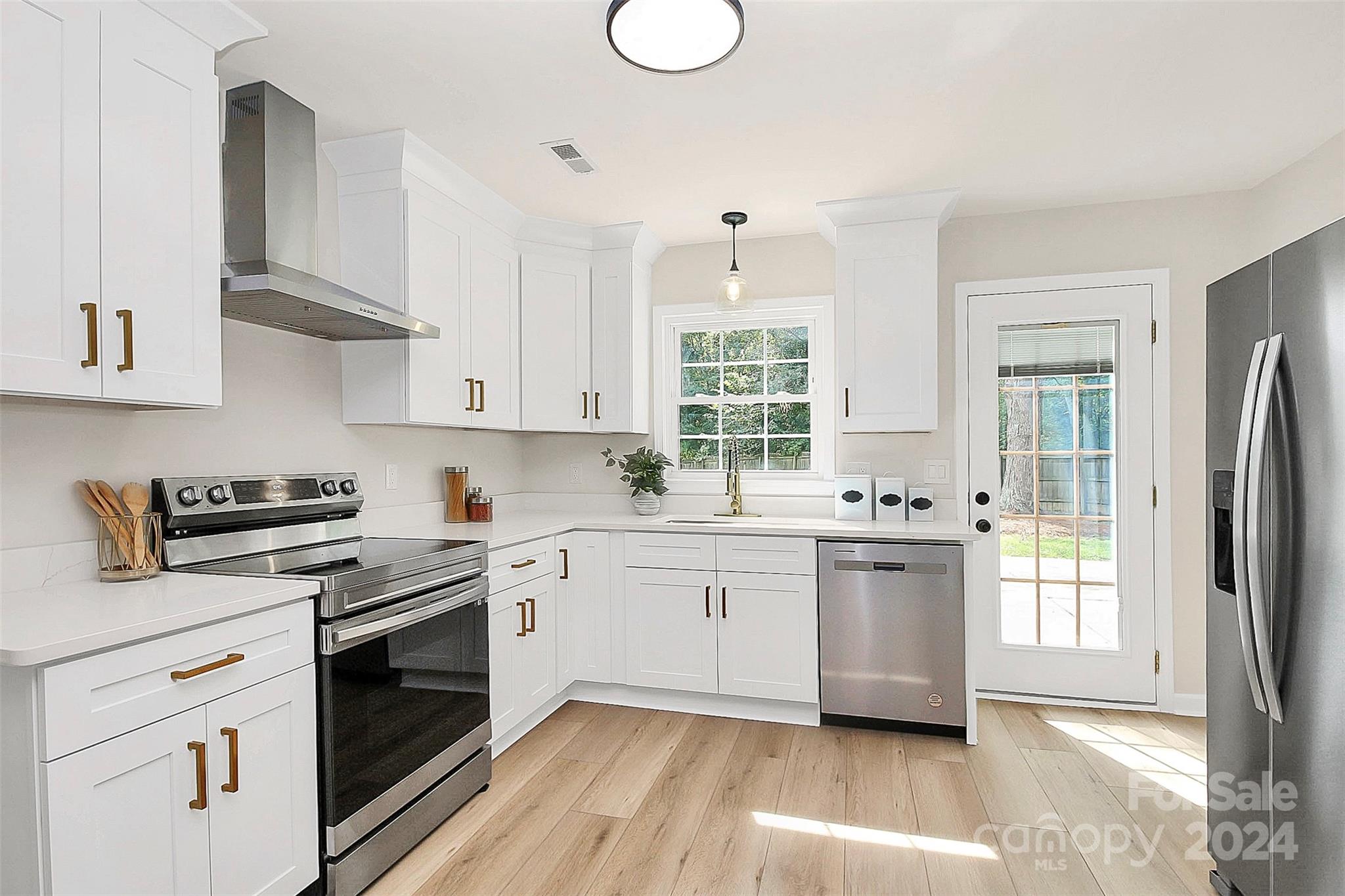 6201 Ropley Court Charlotte, NC 28211 - Photo 1 of 29 Gallery Image 1