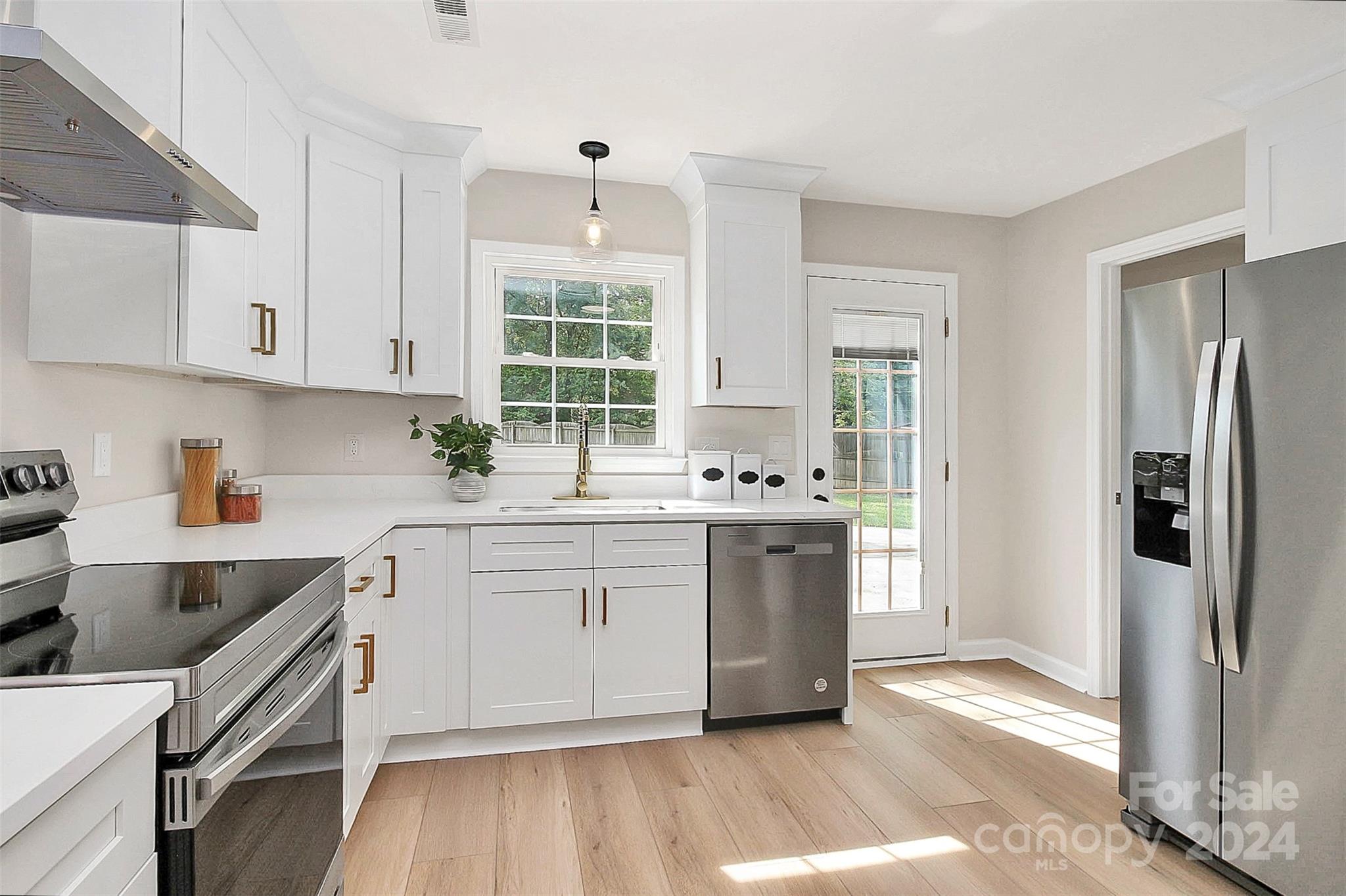 6201 Ropley Court Charlotte, NC 28211 - Photo 2 of 29 Gallery Image 2