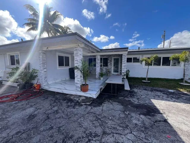 $750,000 | 19700 Northwest 6th Place, Miami Gardens, FL 33169