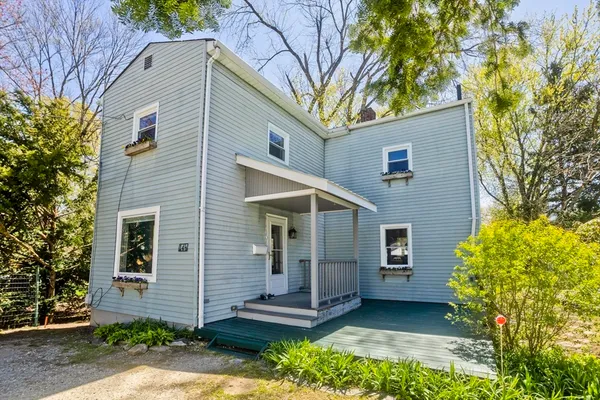 $299,000 | 14 1/2 Gaugh Street, Easthampton, MA 01027