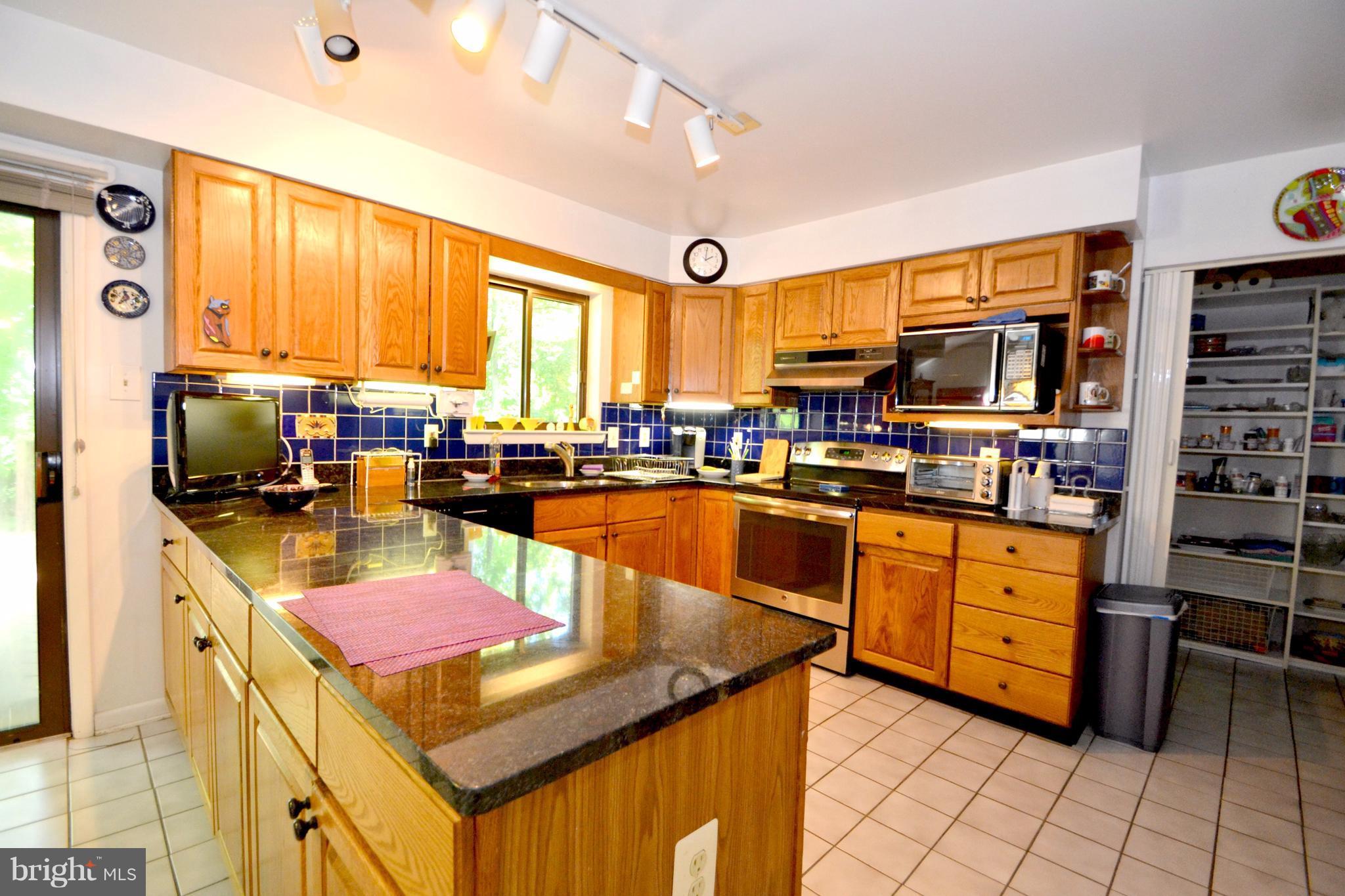 5505 Wexford Road Baltimore, MD 21209 - Photo 4 of 25 Kitchen