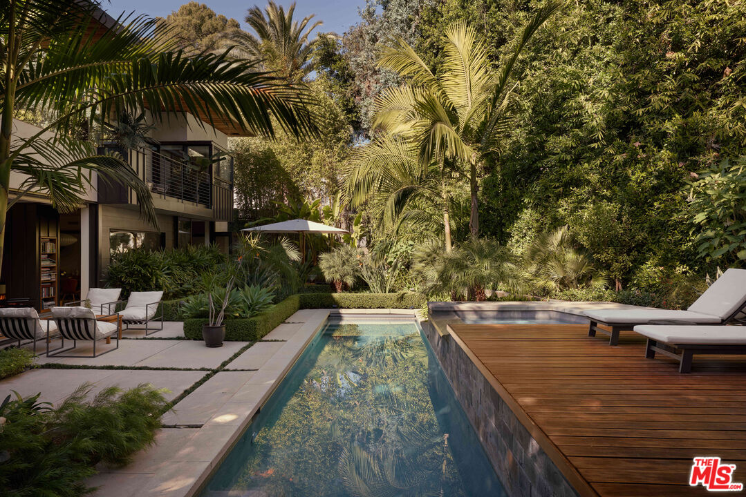 2496 Mandeville Canyon Road Los Angeles, CA 90049 - Photo 6 of 18