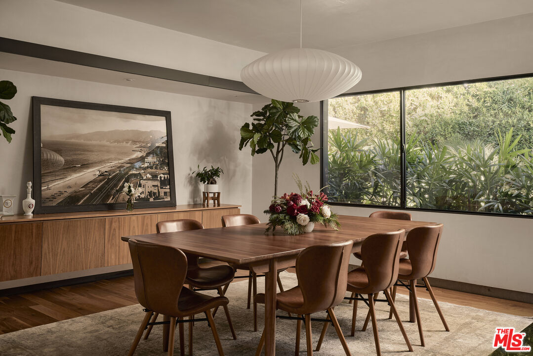 2496 Mandeville Canyon Road Los Angeles, CA 90049 - Photo 10 of 18