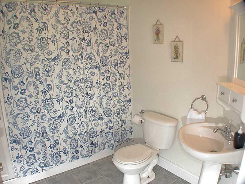64 Ogunquit Road Cape Neddick, ME 03902 - Photo 23 of 35 Bathroom.