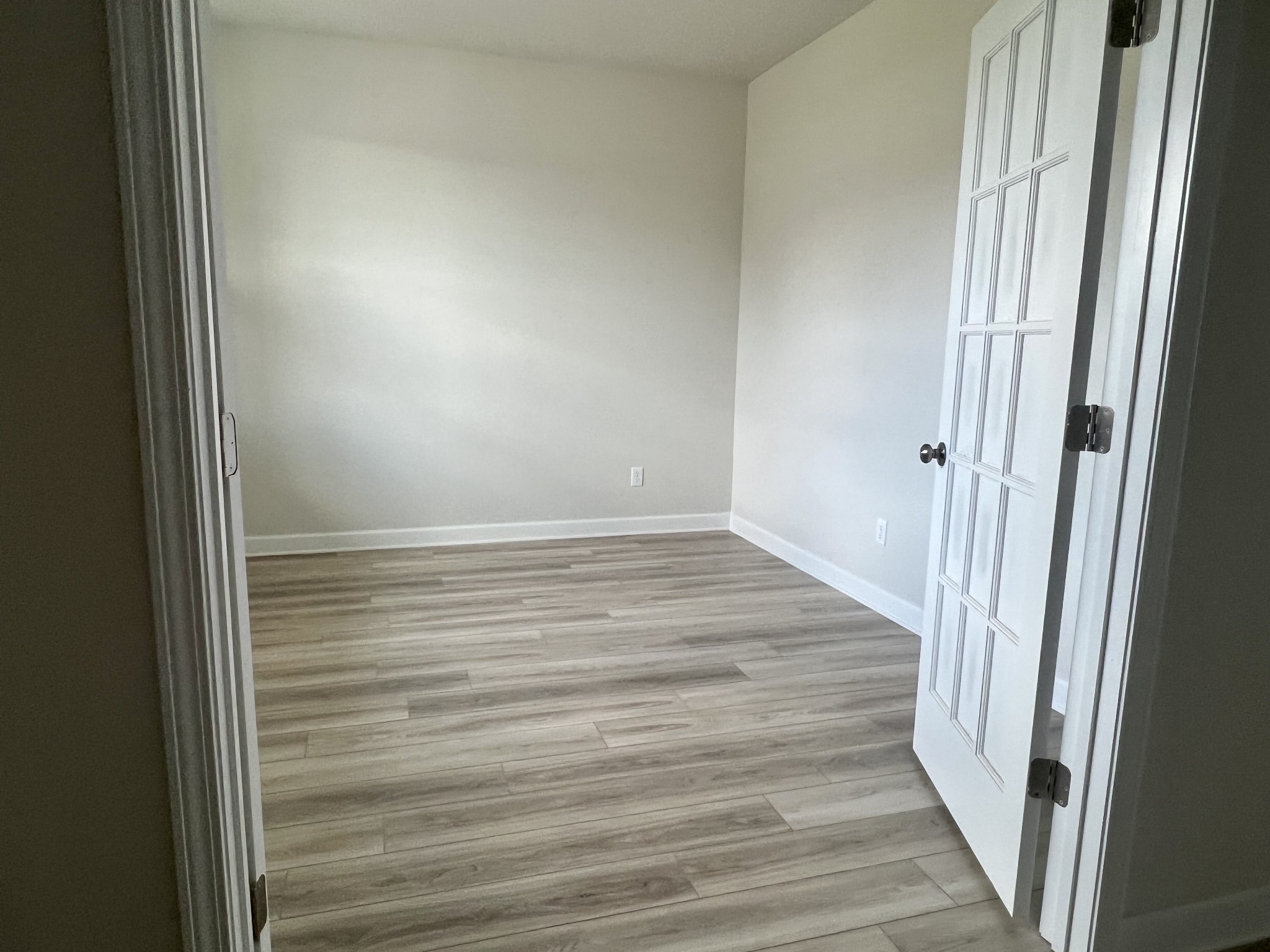 4111 Dwight Way Murfreesboro, TN 37128 - Photo 8 of 28 a view of a hallway with wooden floor