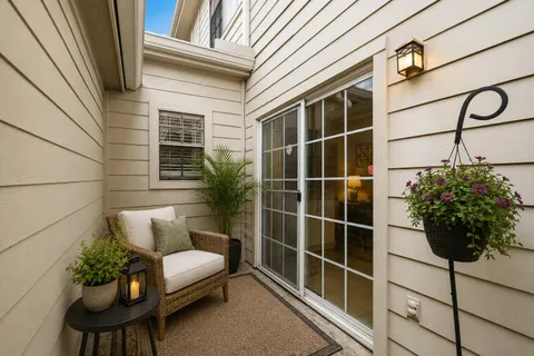 $219,000 | 800 Country Pl Drive, Unit 602, Houston, TX 77079
