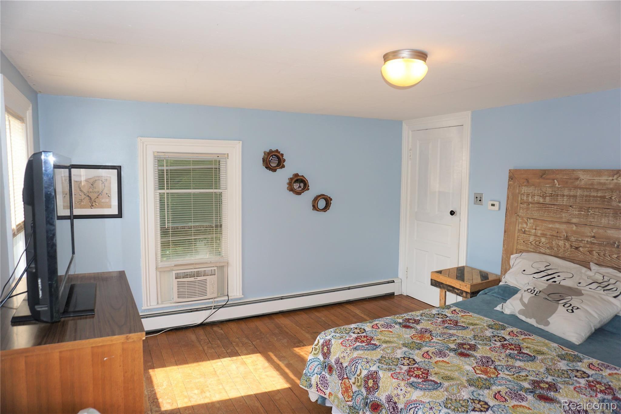 6372 Denton Road Belleville, MI 48111 - Photo 14 of 27 13 Bedroom 1.jpg