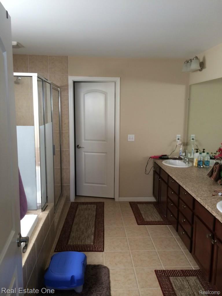 3687 Connors Drive Rochester, MI 48307 - Photo 26 of 30 IMG_0175.jpg