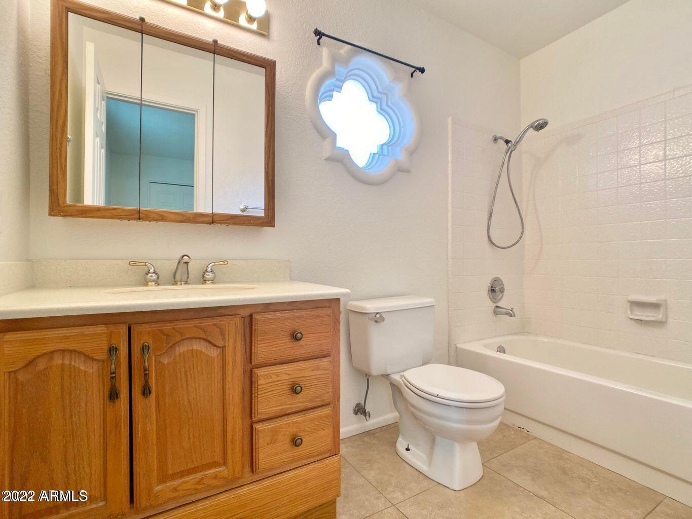 5136 East Evergreen Street, Unit 1105 Mesa, AZ 85205 - Photo 10 of 12 EVERGREEN BATHROOM 1105