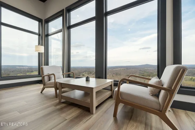 $299,900 | 431 Bald Knob Mountain Cummings Cove Road, Doyle, TN 38559