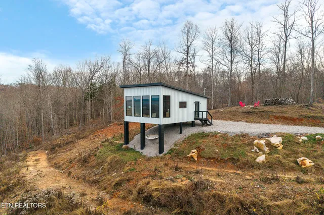 $299,900 | 431 Bald Knob Mountain Cummings Cove Road, Doyle, TN 38559