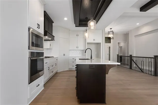 $650,550 | 13472 West 177th Street, Overland Park, KS 66013