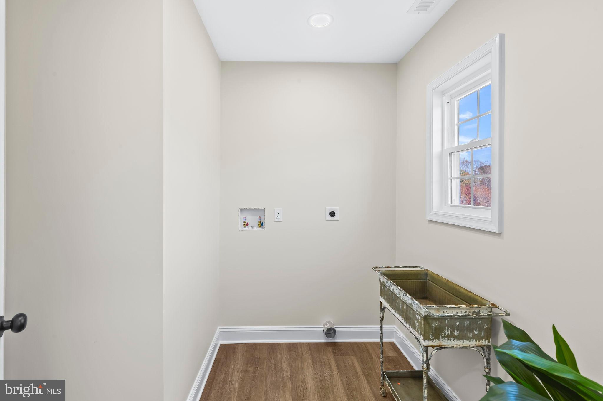 1710 Old Adelina Road Prince Frederick, MD 20678 - Photo 15 of 38 Large main level laundry