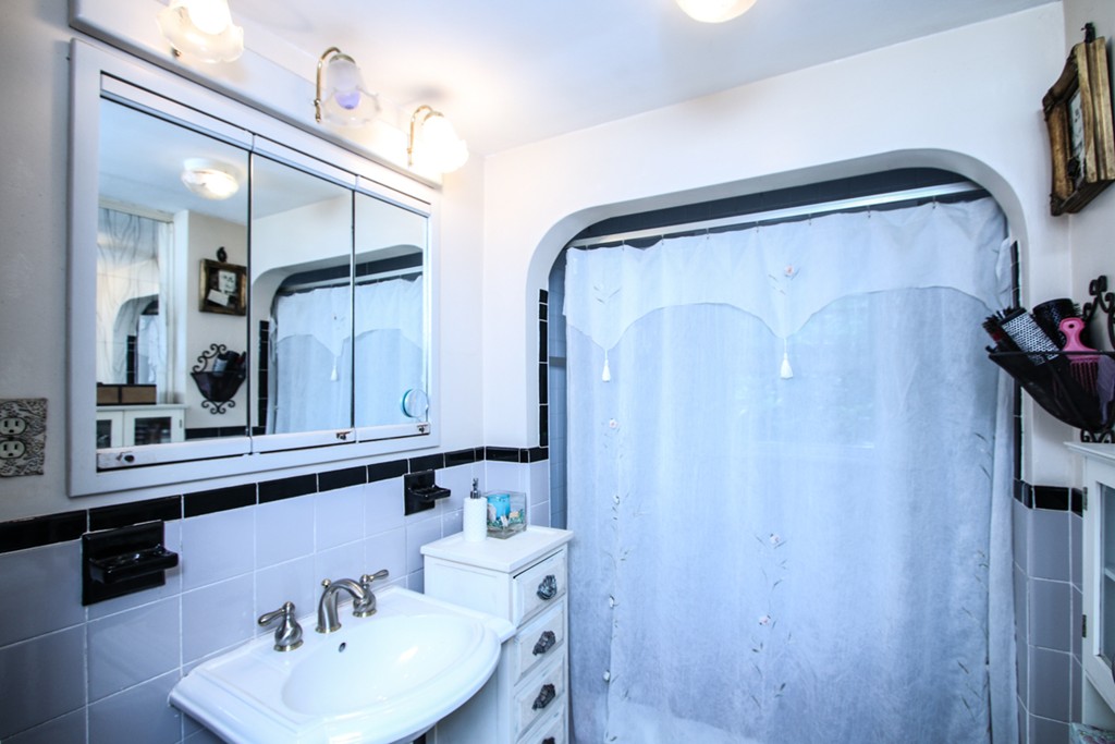 16 Chandler Road Burlington, MA 01803 - Photo 14 of 28 Gallery Image 14